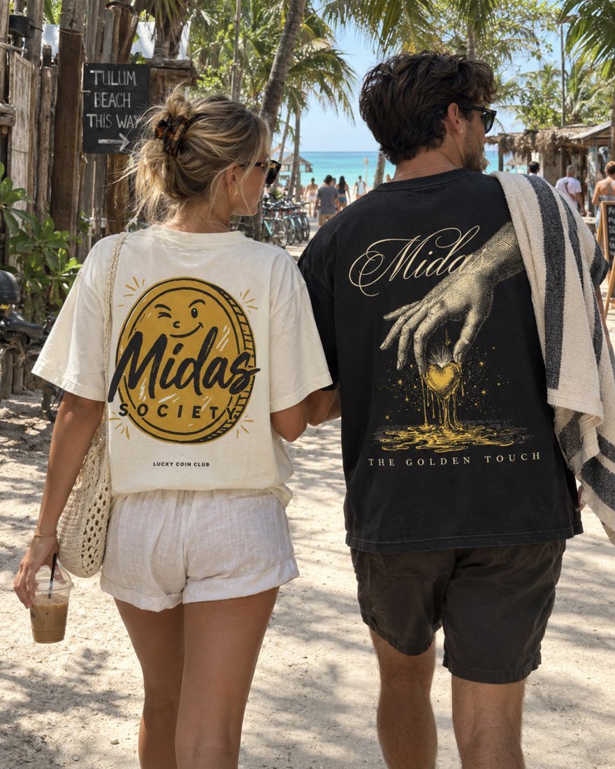 Pareja con playeras Midas Society